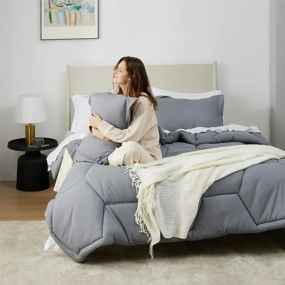Queen Size Honeycomb Comforter Set - Soft & Cozy 88